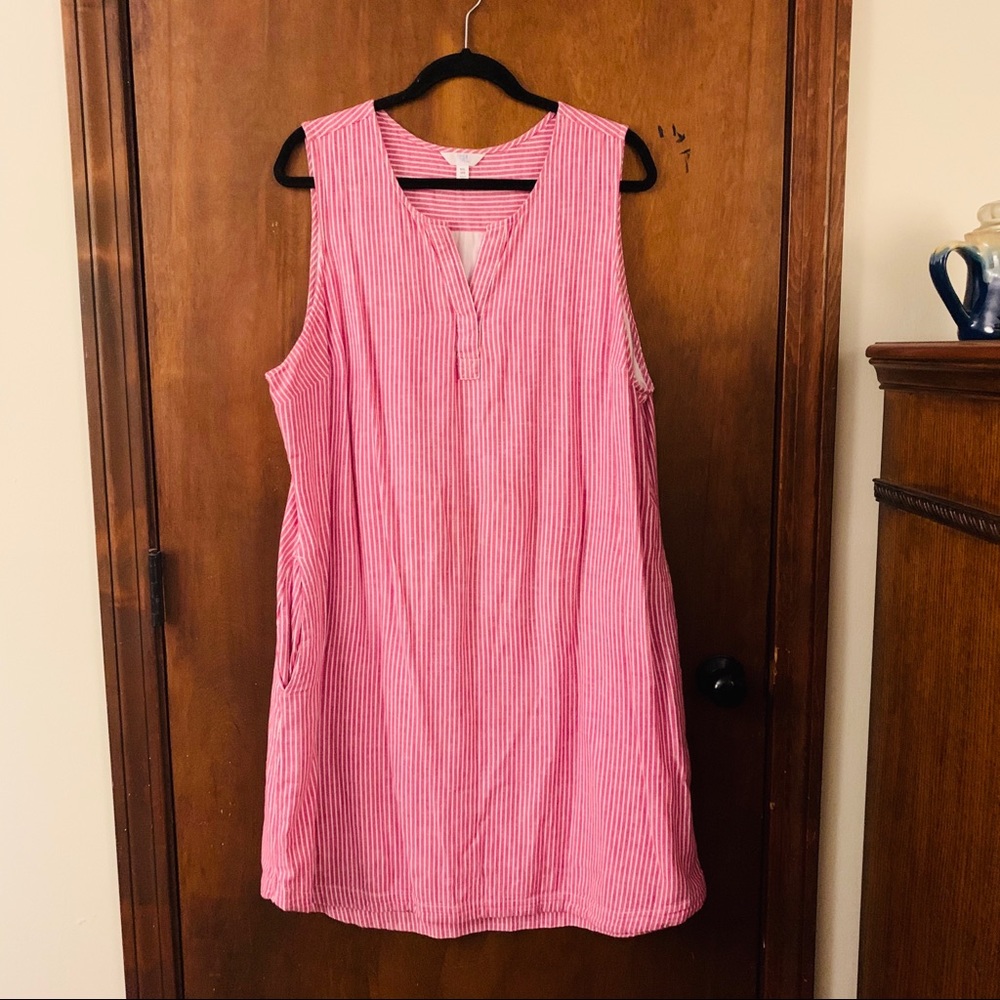 Time and Tru Red Striped Casual Dress